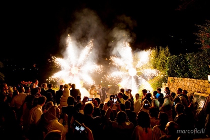 Spinning firework flares with the wedding cake in Taormina for a spectacular conclusion